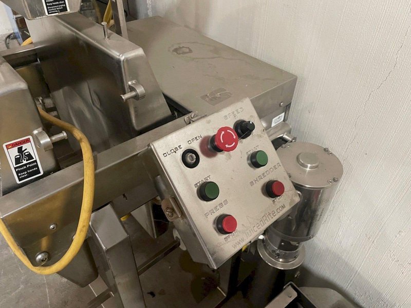Arpac Pro Series SW-4026-L Pallet Wrapper w/ Dual Clamp Pallet Inverter, 2005
