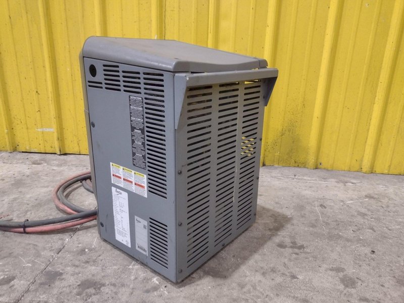 ENERSYS MODEL #EI3-HL-4Y BATTERY CHARGER: YOBRO #25426