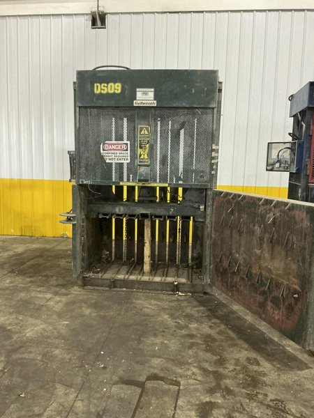 GALBREATH MODEL VBDX3060 VERTICAL CARDBOARD BALER: YOBRO #24581