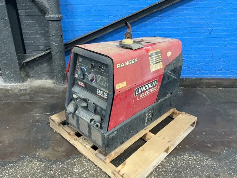 Lincoln Electric 225 Amps Welder - 225 Ranger