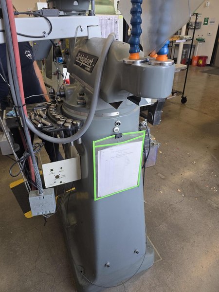 HARDINGE-BRIDGEPORT SERIES I Vertical Miller - 2HP, Newall DRO, Power Feeds, Kurt Vise