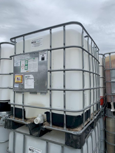 (33) 275 GALLON IBC WATER PLASTIC TOTES: STOCK #13496