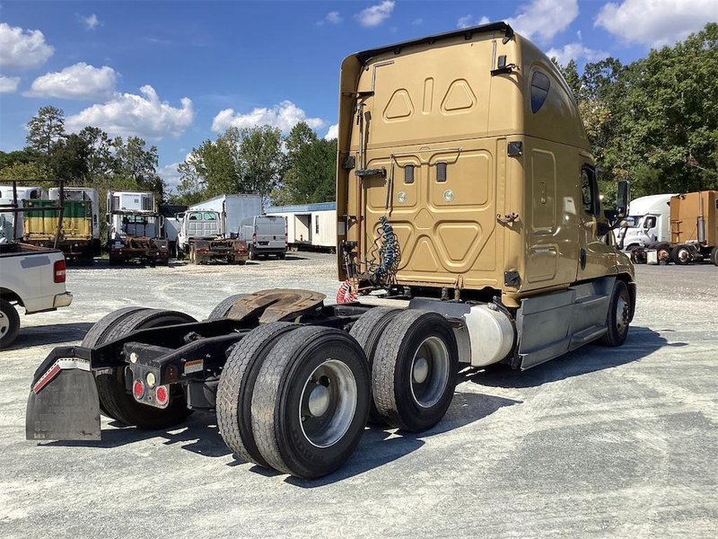 2014 FREIGHTLINER CA12564SLP Cascadia -