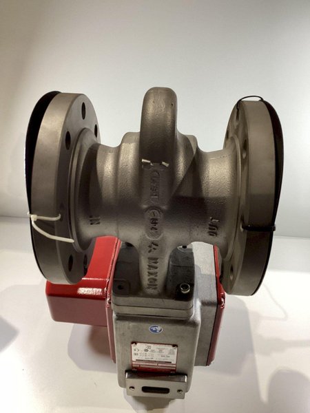 Honeywell Maxon 400CMA22-BC52-BB21B0 Gas ElectroMechanical Shut-Off USED