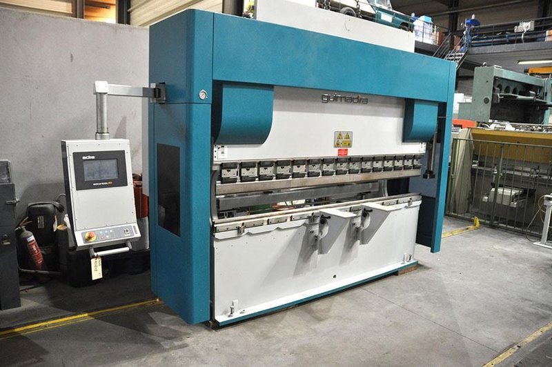 Adira - PM 135 ton x 3100 mm CNC