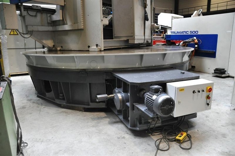Turntable - dia 4200 mm x 80 ton