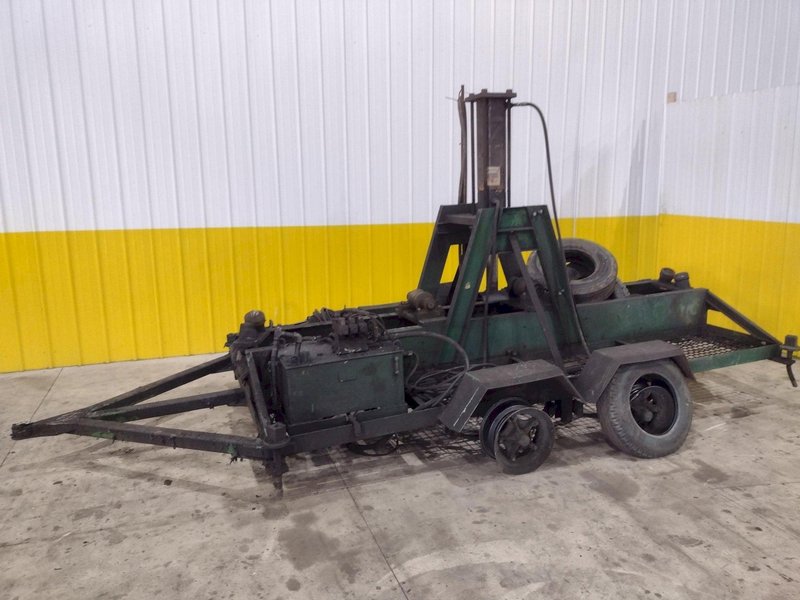 DRILCO PORTABLE HYDRAULIC PIPE STRAIGHTENER PRESS ON TRAILER: STOCK #21894