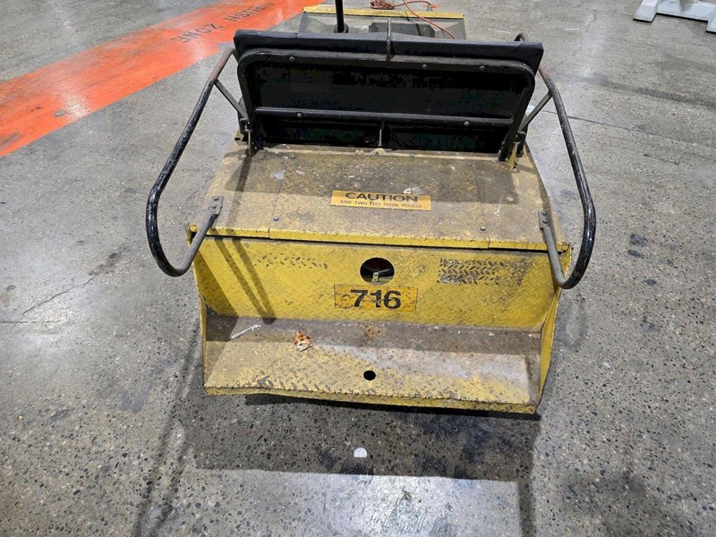 TAYLOR DUNN CARRYALL UTILITY CART PARTS NOT WORKING NEEDS BATTERIES