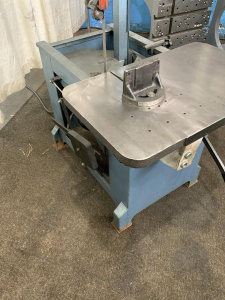 9" X 14-1/2" ROLL-IN SAW MODEL EF 1459 VERTICAL BANDSAW: STOCK #80922