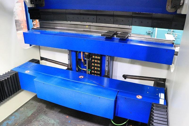 73 Ton X 80" TRUMPF Hydraulic Press Brake, Model TruBend 3066