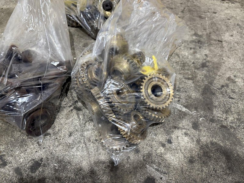 DAHLSTOM MODEL 500 ROLLFORMER HEADS / GEAR BOXES, FOR 2.5" SPINDLES: STOCK #23425