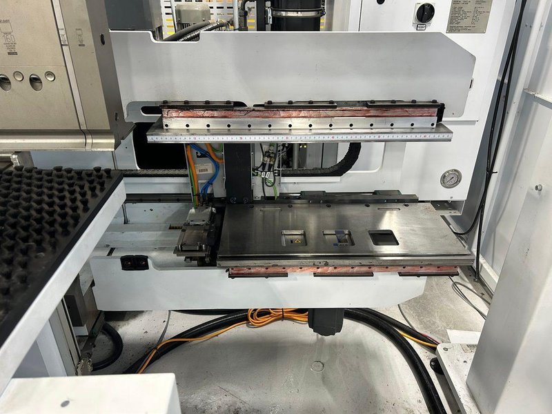 Trumpf TruBend Center 7020 CNC Bending Center, 2023 – Crowning, 5 Axis Backgauge