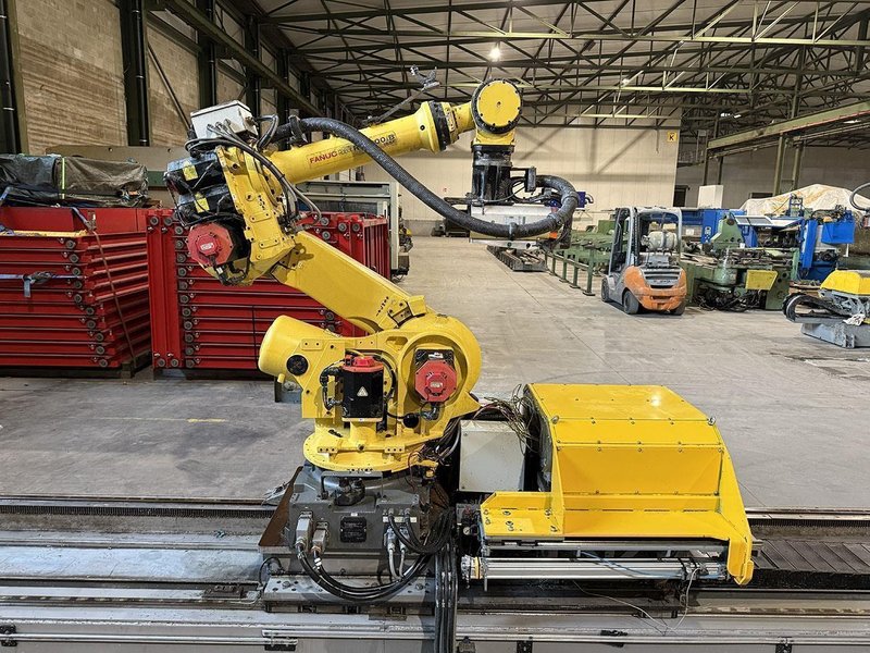 Fanuc Milling Robot - X: 10 500 / Y: 3045 / Z: 3500 mm CNC