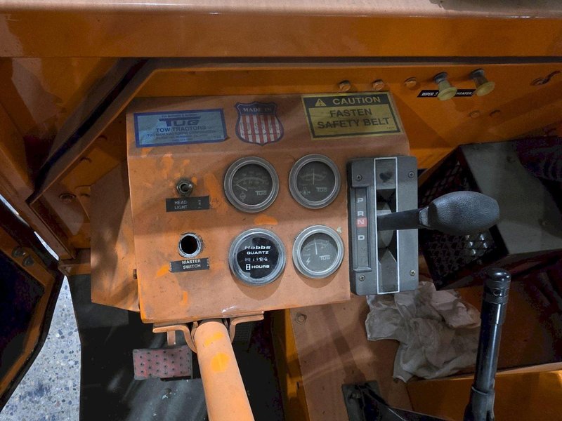 TUG MG30-7LP2 PROPANE TUG USED MISSING PARTS