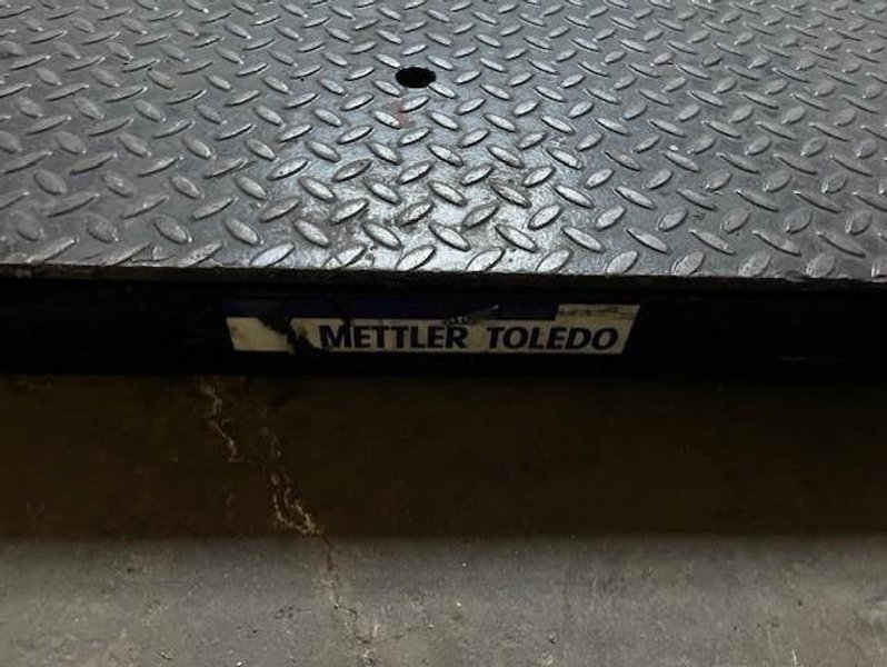 60" X 60" 5,000# METTLER TOLEDO FLOOR SCALE STOCK# 3974
