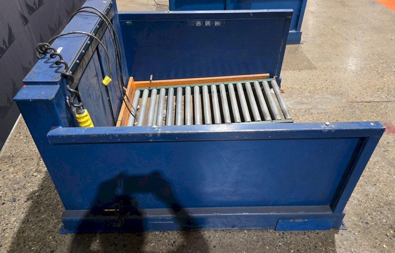 SOUTHWORTH ROLL C2.5-28 Platform Lifter w/ Flow Rollers USED – AS-IS