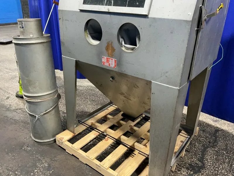 Trinco  28” X 38” Blast Cabinet - 48x36/bp