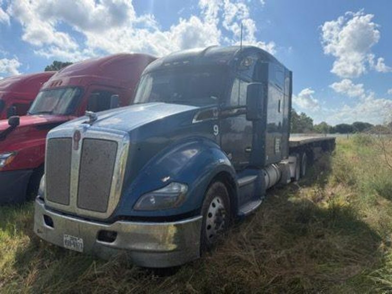 Kenworth T680 Sleeper Semi Truck Tractor, 2017 – Class 8 Diesel, 1,108,202 Miles