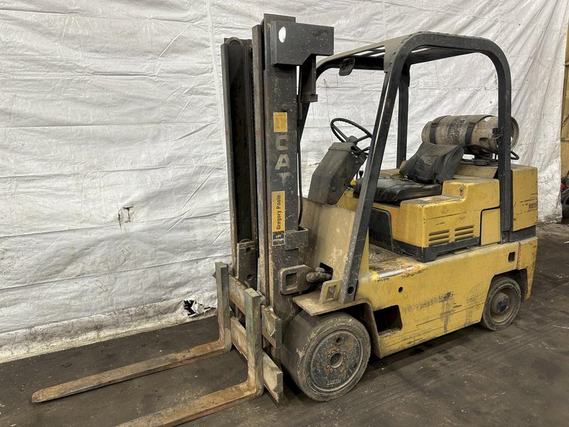 8000 LBS CATERPILLAR  MODEL T80D LP GAS FORKLIFT: STOCK #77665