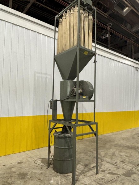 700 CFM AGET MODEL #DUSTKOP 20T31-D1 BAG HOUSE TYPE DUST COLLECTOR: STOCK #21037