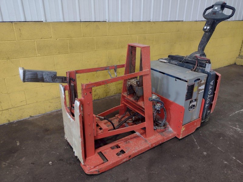 3 TON 6000 LBS TOYOTA MODEL 8HBW30 WALK BEHIND TRANSPORT TRUCK: STOCK #16544