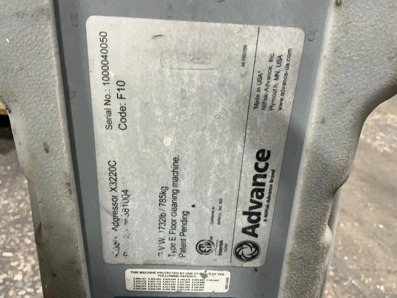 Advance 24" Floor Scrubber - X3220c