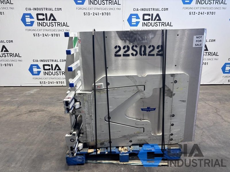 2022 - 2,640 LB. CASCADE MODEL 14F-CCB-2A-99923 HYDRAULIC CARTON CLAMP