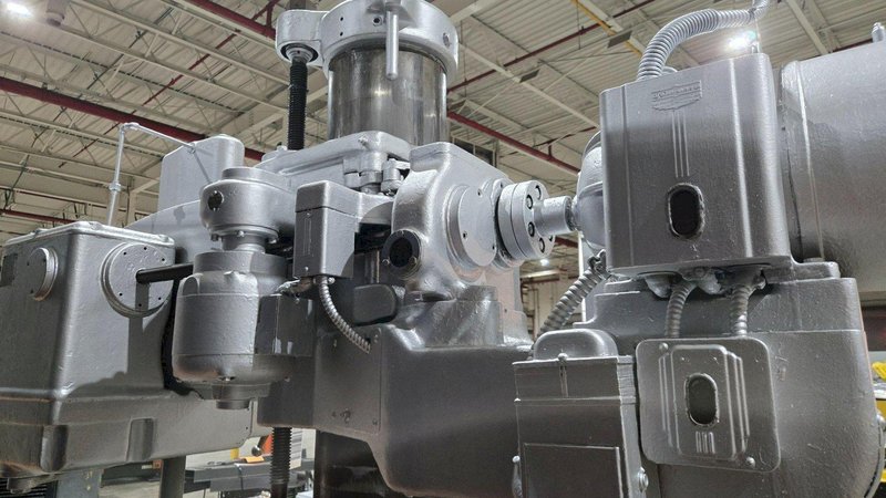 CARLTON 4′ ARM X 11″ COLUMN RADIAL ARM DRILL USED