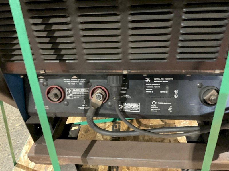 MILLER DELTAWELD 302 CV/DC WELDER USED