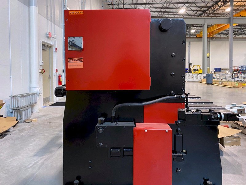 Amada M3060 (1986) Power Squaring Shear