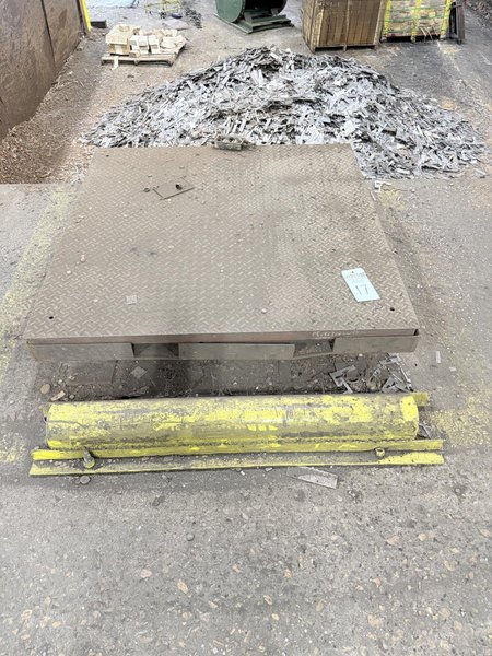 4' x 4' charge scale with GSE 350 digital readout