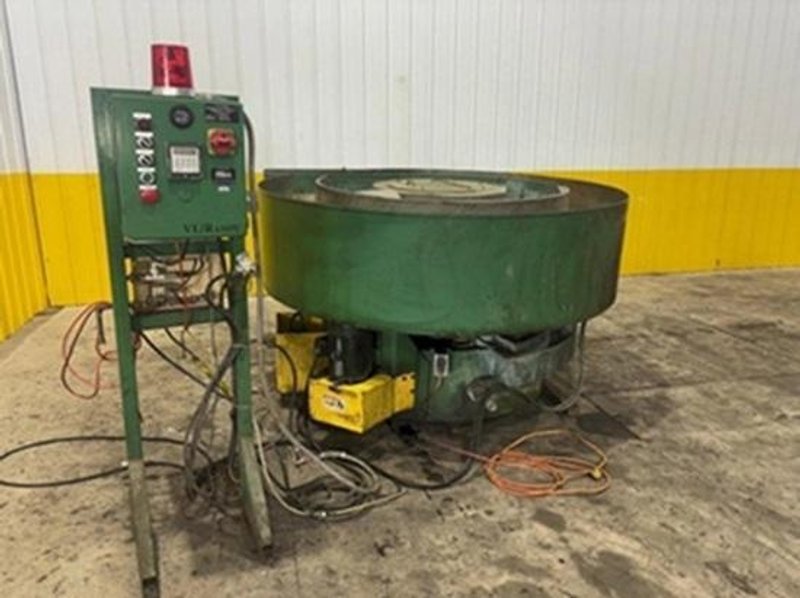 VL/RAMPE MODEL #SB-8 DUAL MEDIA VIBRATORY DEBURRING MACHINE
