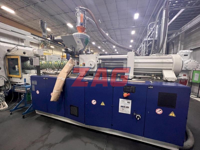 Krauss Maffei Used KM 950/01 8100 MX Injection Molding Machine, 950 ton, 175 oz.