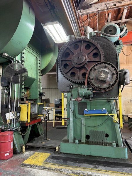 700 TON NATIONAL MAXIPRESS FORGING PRESS. STOCK #1087026