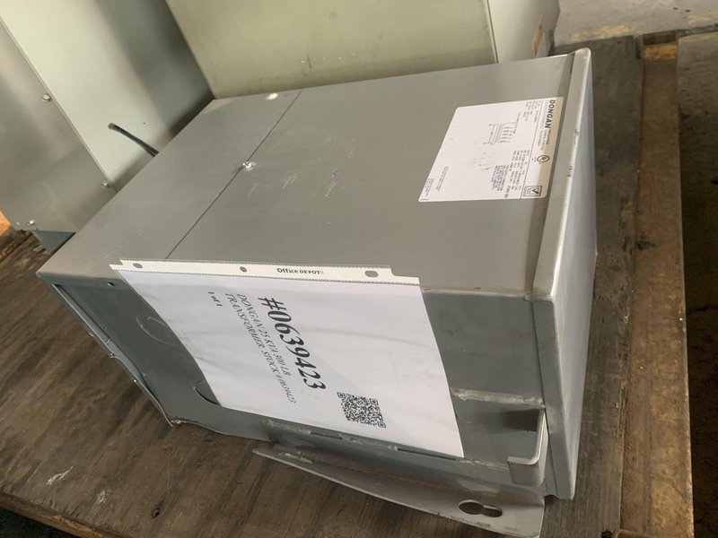 DONGAN 25 KVA 300 LB TRANSFORMER. STOCK # 0639423.