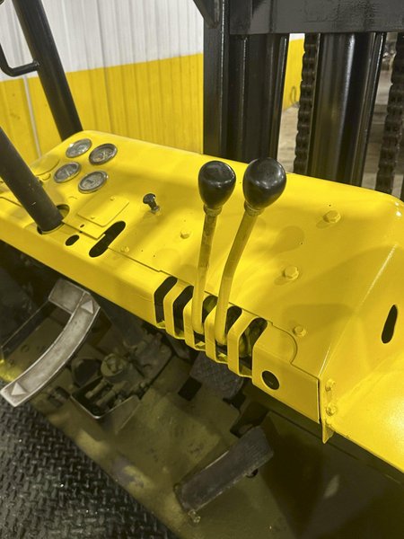 12,000 LB CATERPILLAR PROPANE FORKLIFT: STOCK #17999