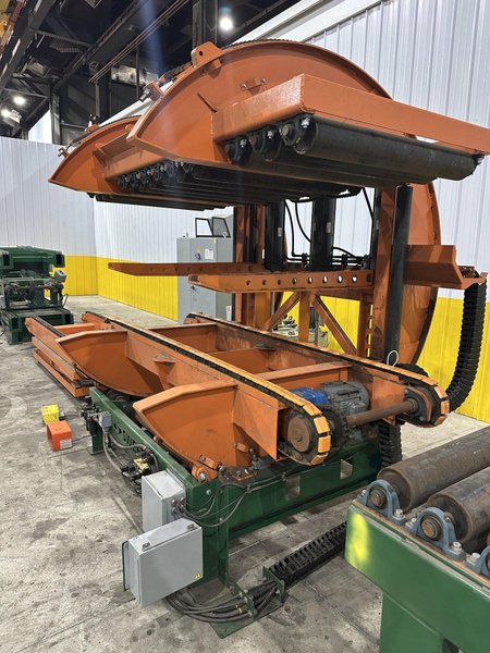 SWEED LOAD CLAMP &amp; TURNER / PACMAN FLIPPER SYSTEM WITH POWERED INFEED &amp; OUTFEED CONVEYORS: STOCK #22075
