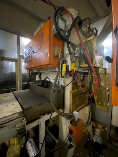 60 Ton Oak Fin Press, Model FP-2, 1.5" STR, 3" ADJ, 12" SH, 42" x 34" BA, 150-400 SPM VARI
