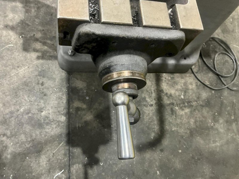 2 HP BRIDGEPORT SERIES I VERTICAL RAM TYPE KNEE MILL: YOBRO #26187