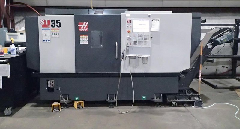 Haas ST-35 CNC Lathe, 2022 – Programmable Tailstock, Presetter, 12″ Chuck, Conveyor