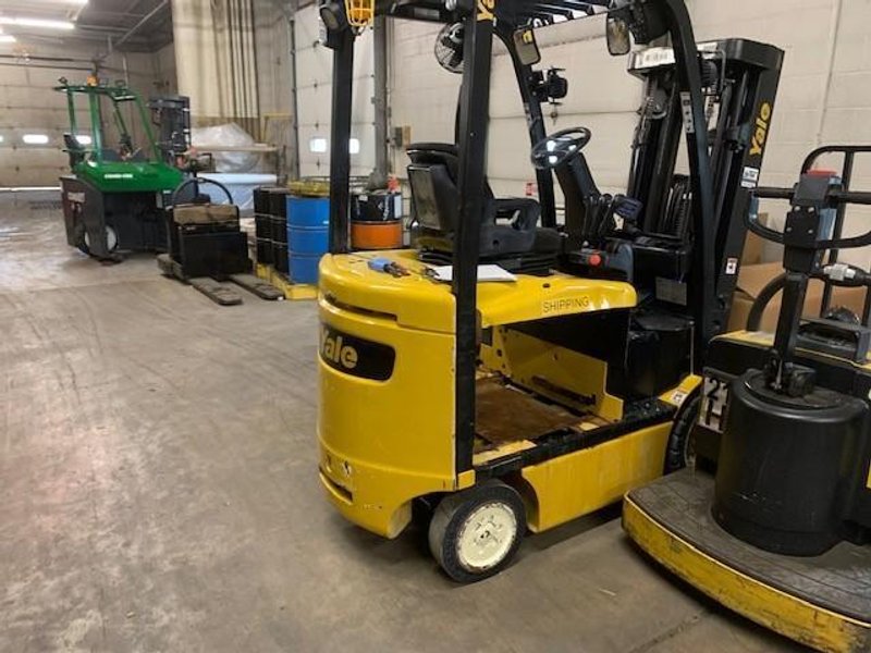 Hyster  E50XN,Price:  $21,890,Type:  Class 1 - Electric CB Rider,Year: 2010