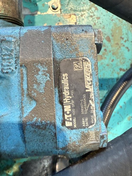 1,000 PSI 15HP HYDRAULIC PUMP UNIT W/ MARATHON MOTOR. STOCK # 1003625.
