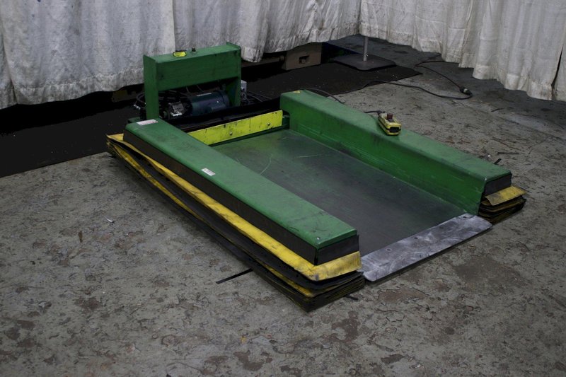 2000 LB 32" X 54" ATI ZERO LOW LIFTS HYDRAULIC TABLE STOCK #74763