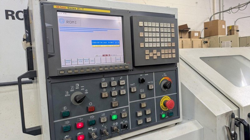 Romi 60" m20 CNC lathe 2005 with turret S#002-089905-404