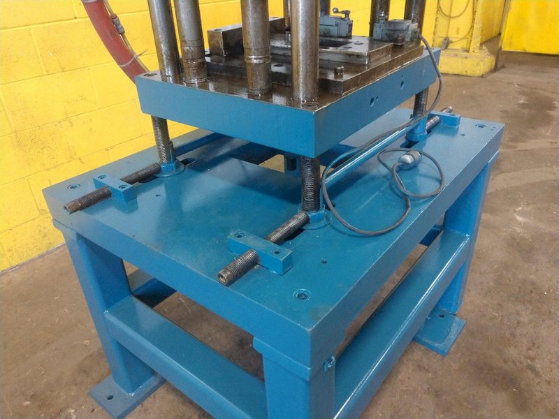 12 TON AIRAM 4-POST PNEUMATIC CUTOFF PRESS: STOCK #13204