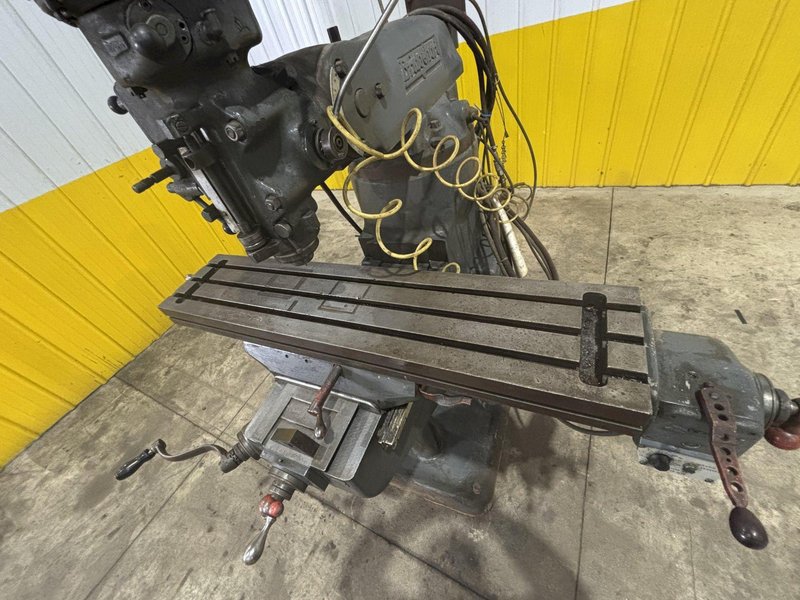 1.5 HP BRIDGEPORT RAM TYPE VERTICAL MILL: STOCK #22881
