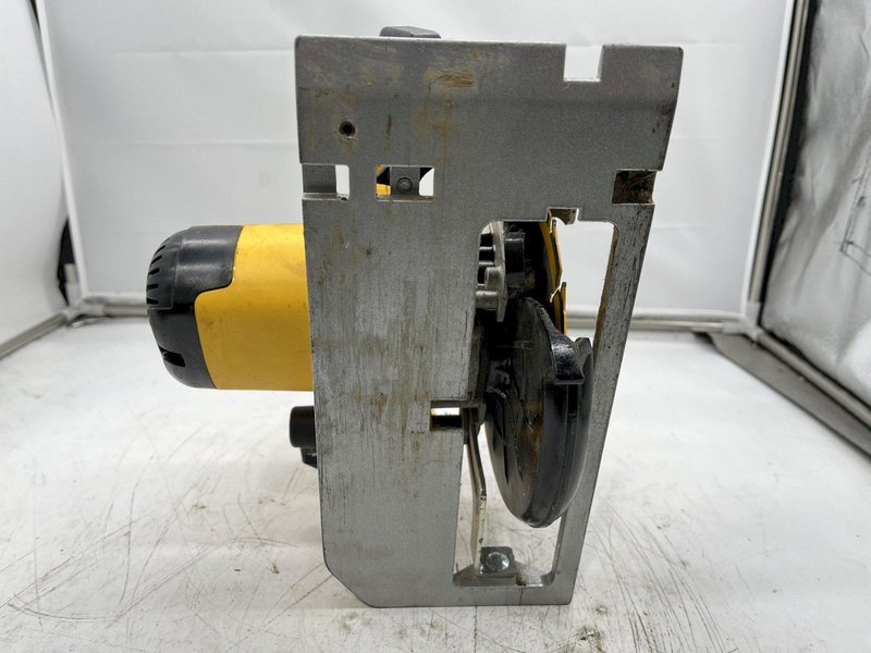18V DEWALT DC390 CORDLESS CIRCULAR SAW  STOCK #16018