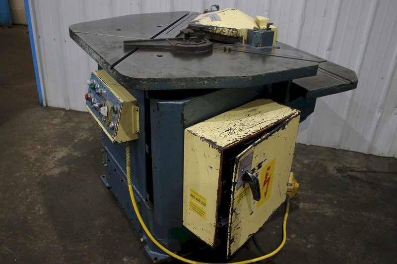8-5/8" X 8-5/8" AMADA #CSW-220 CORNER NOTCHER &amp; COPER: STOCK #76771
