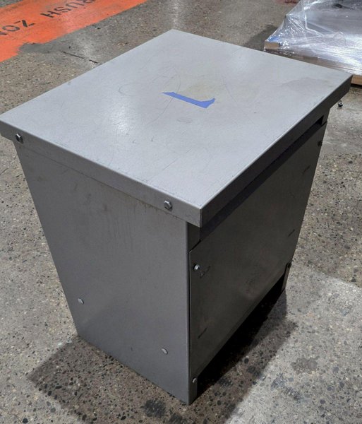 DONGAN 63-2140SH 230V 40KVA TRANSFORMER WITH DISCONNECT SWITCH USED