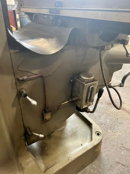 USED LINCOLN 9" X 42" KNEE MILL WITH 2-AXIS READOUT, Year: 1994